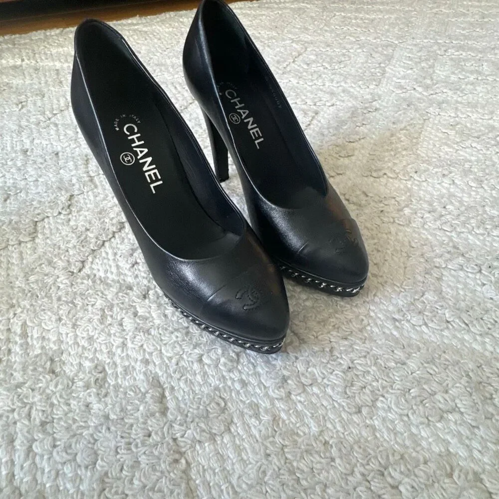Chanel Lambskin CC Cap Toe Platform Chain Pumps size 36.5 Black